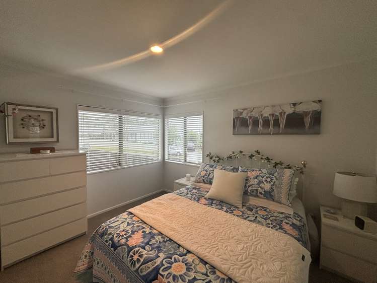 27 Loughanure Place Massey_8