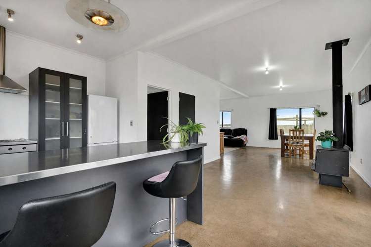 1544 South Road Manutahi_14