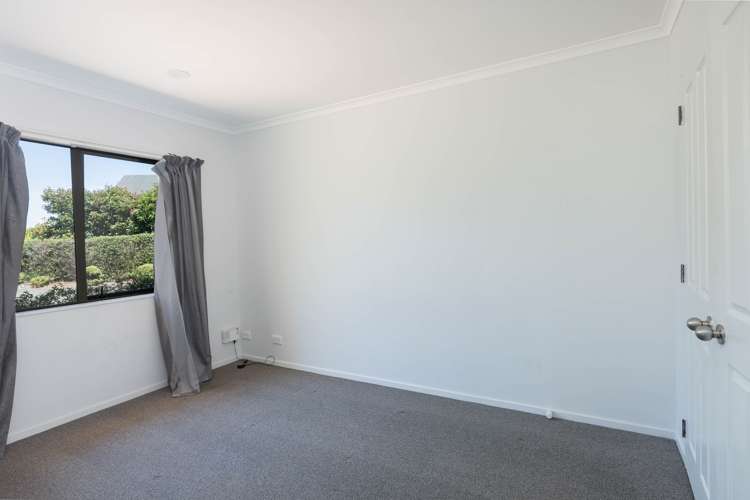 2 Antrim Place Rangatira Park_10