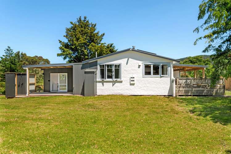 27 YMCA Road Māhia_26