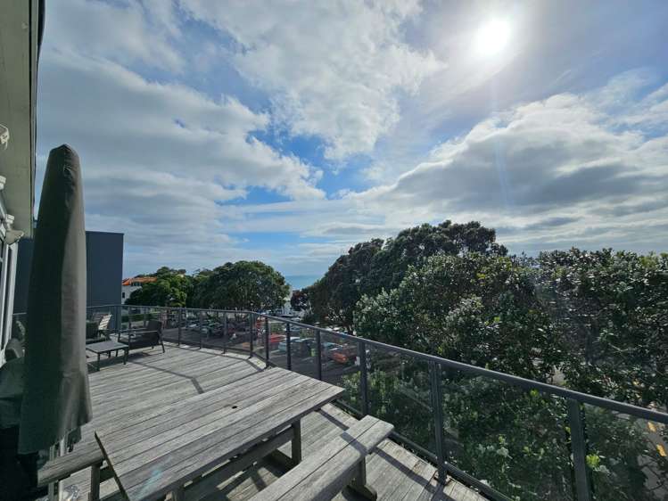 Front/87 Hurstmere Road Takapuna_14