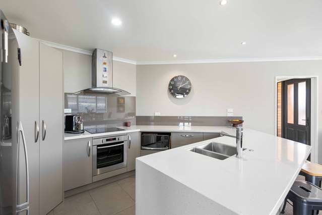 6 Liberty Grove Kelvin Grove_3