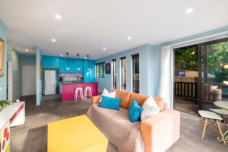 2/23 Main Road Redcliffs_7