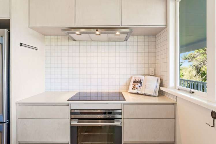 6 Young Street Mahurangi East_8