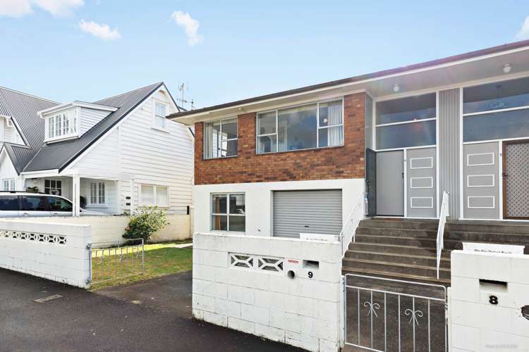 2/9 Queens Parade Devonport_8