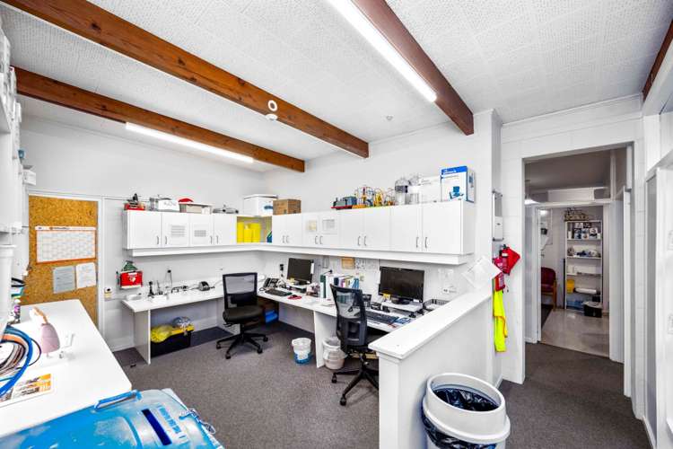 Shop 3/172-174 Kitchener Road Milford_9