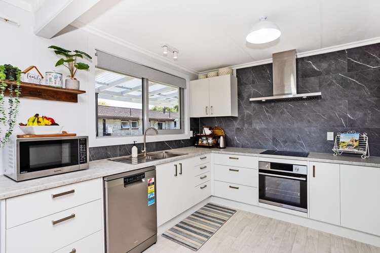 69 Racecourse Road_3