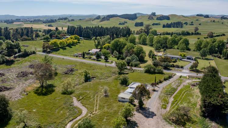 302 White Road Waipawa_19