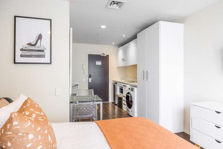 1212/10 Waterloo Quadrant Auckland Central_7