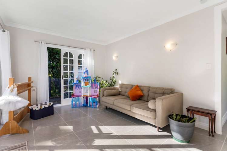 42 Ngarahana Avenue Paremoremo_28