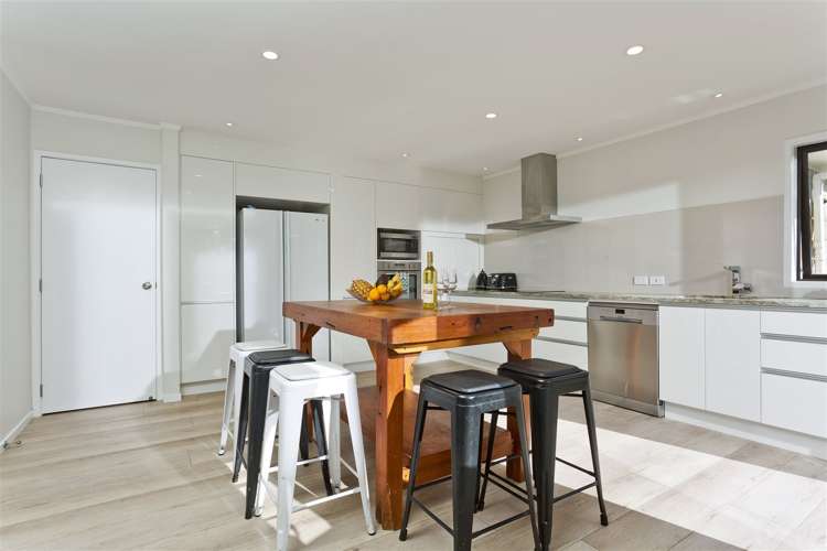 11 Penguin Drive Murrays Bay_7