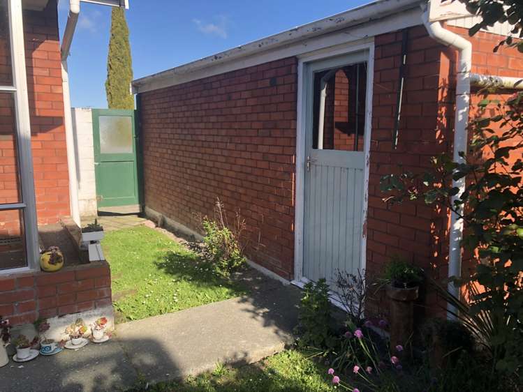 2/36 Pukatea Street Glenwood_12