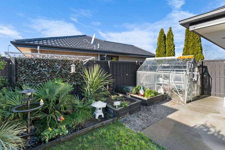 27 Faringdon Boulevard Rolleston_19