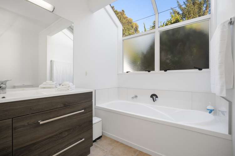 2/674 Ranginui Road Welcome Bay_10