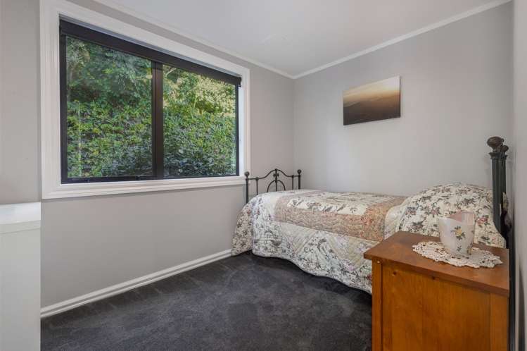 10 Kinloch Place Papakowhai_16