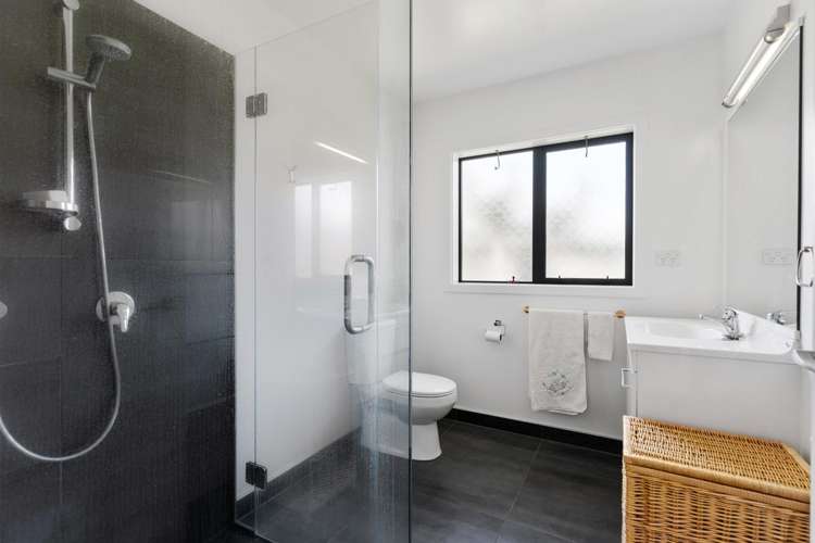 54 Ashmore Park Carterton_11