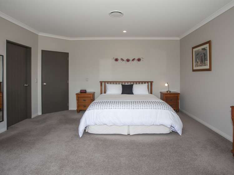18 Johnstone Drive Fitzherbert_12