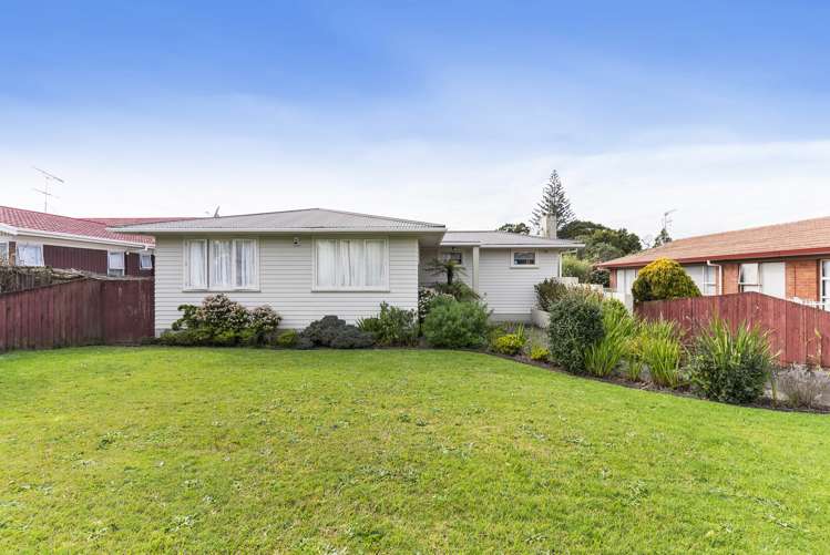 6 Alton Terrace Pakuranga Heights_1