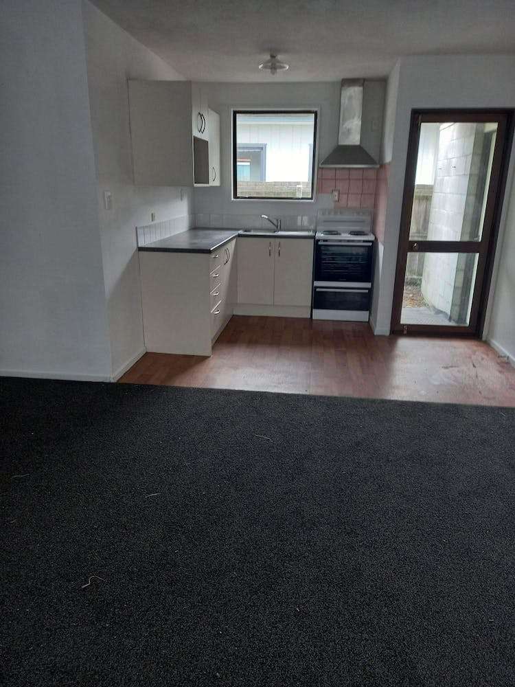 2/9 Defoe Place Waltham_6