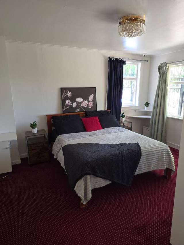 HEART OF FREEMAN BAY.. 5 MIN AUCKLAND CENTRAL.