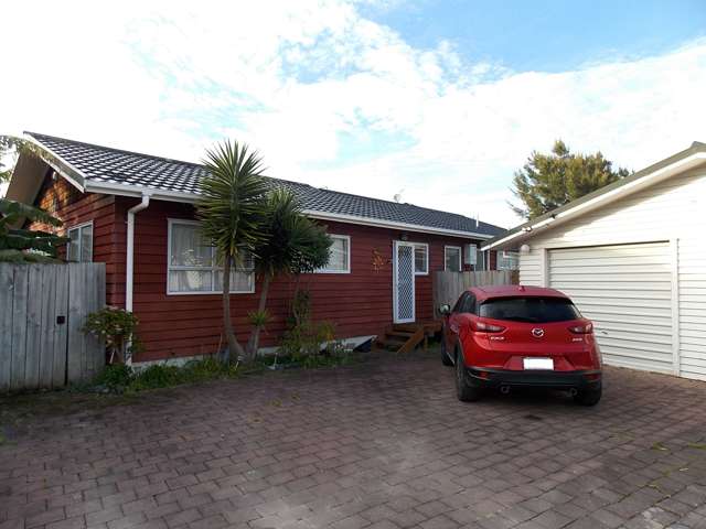 2/8 Freeland Avenue Mount Roskill_2