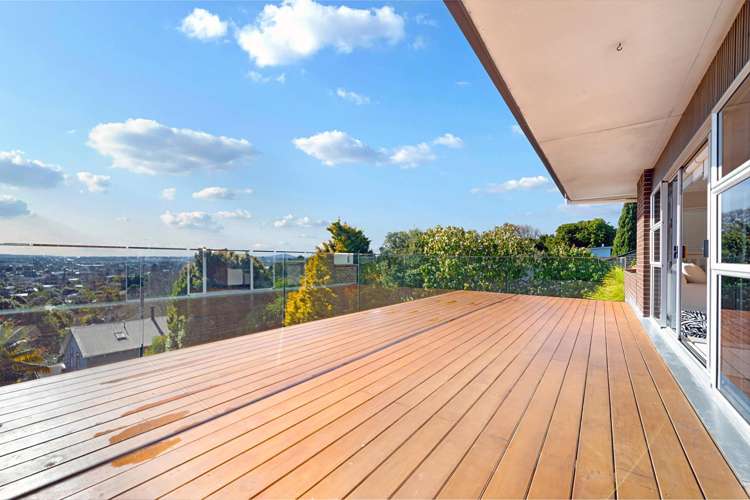 229 Golf Road Titirangi_11