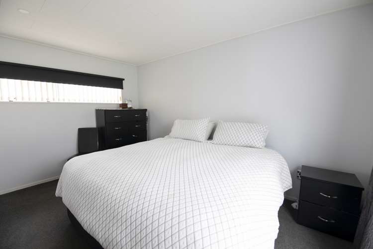 30 Sutton Avenue Clive_11