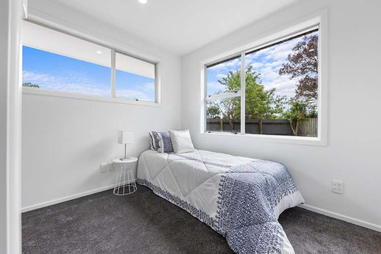 21 De Bloge Place Burwood_7