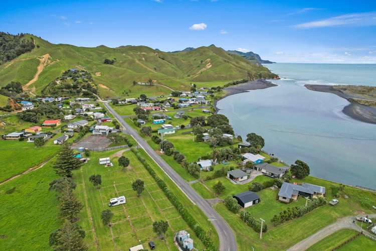 4 Rauparaha Street Marokopa_14