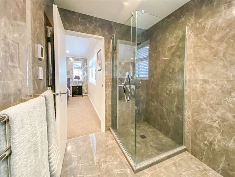 10 Horsefields Drive Flat Bush_11