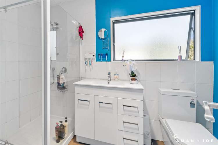 2/6 Makora Road Massey_13