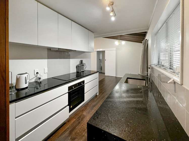 86 Benmore Avenue 10922_1