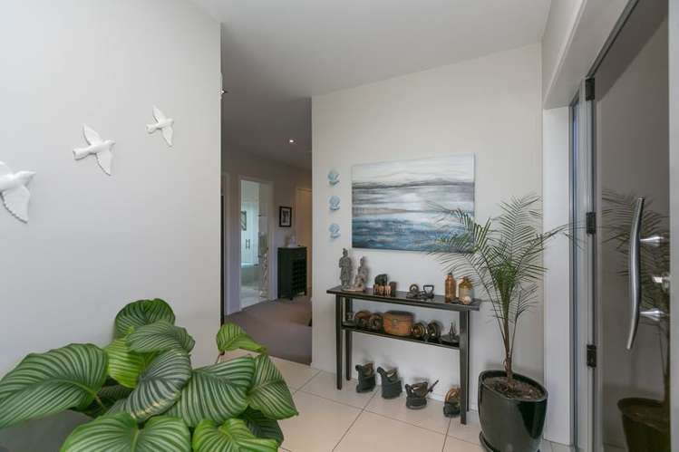 9c Dolphin Parade Bell Block_34