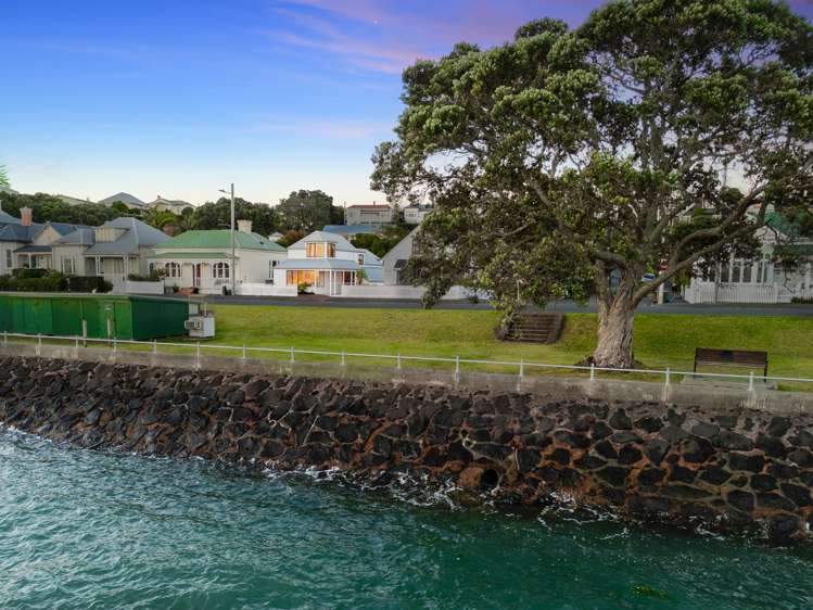 34 Queens Parade Devonport_20