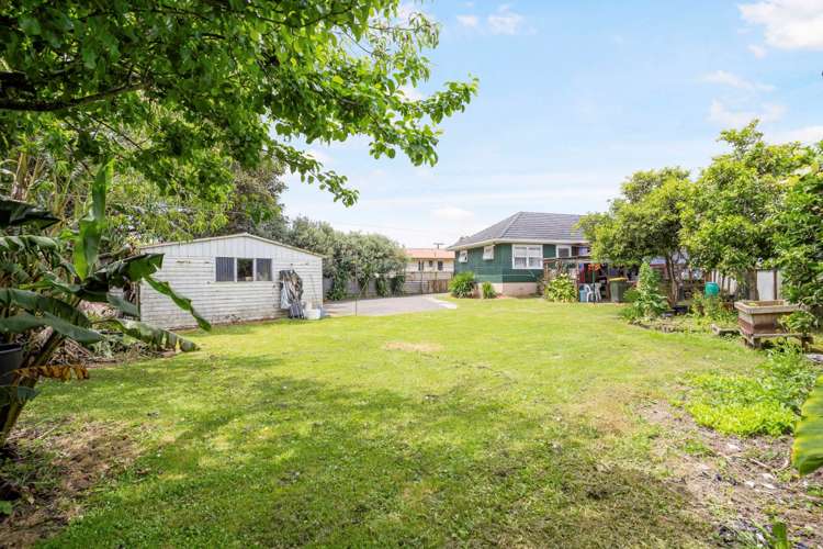 64 Clayton Avenue Otara_14