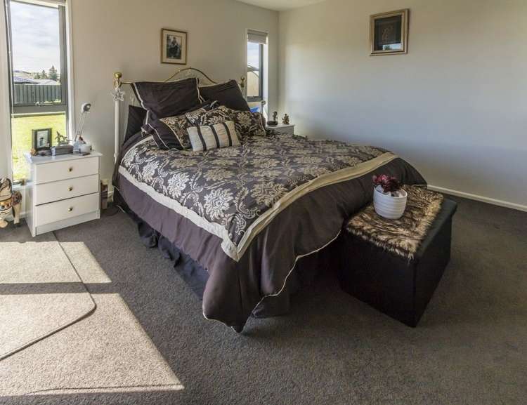 20 Quinnat Street Albert Town_7