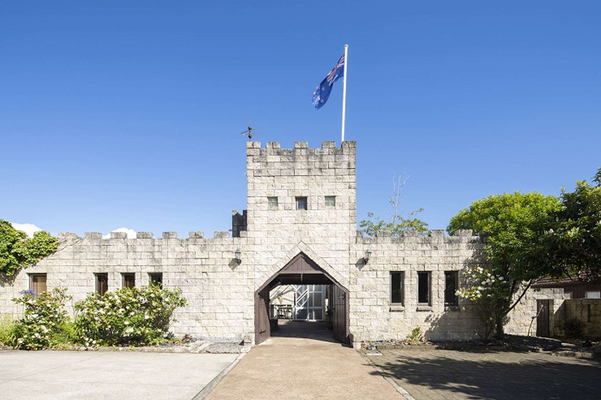 Iconic East Auckland castle needs a new king