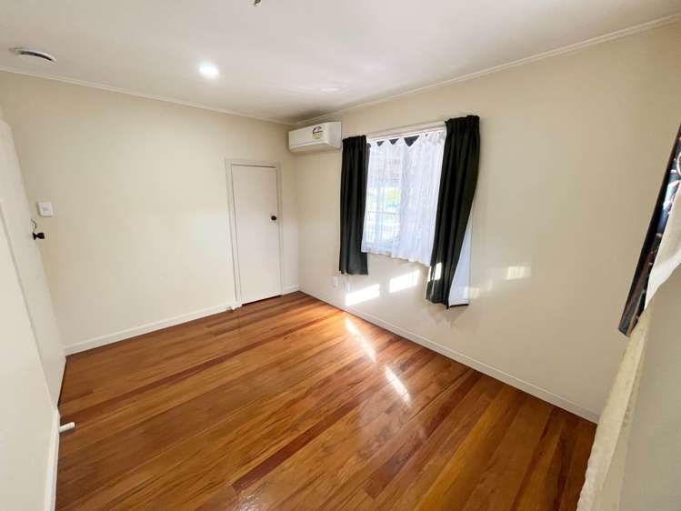 187 Portage Road New Lynn_15