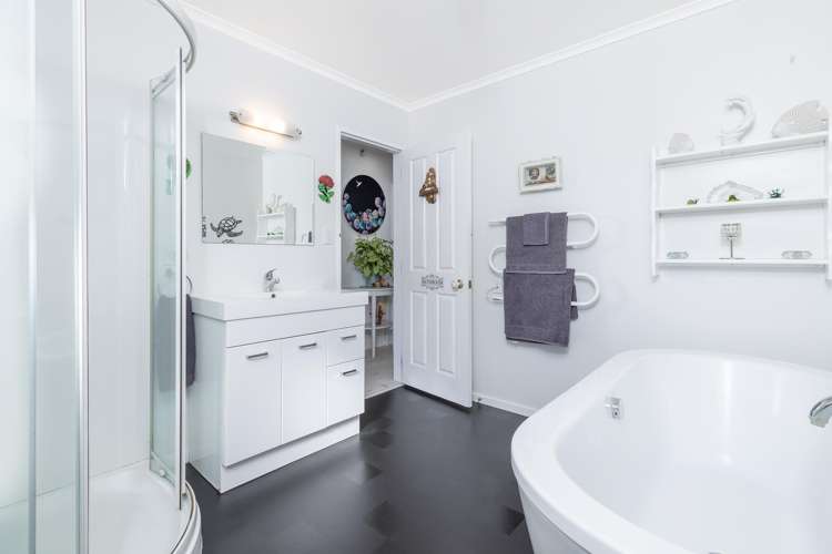 768 State Highway 2 Opaki_13