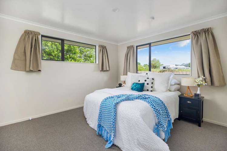 28 Misty Valley Drive Henderson_11