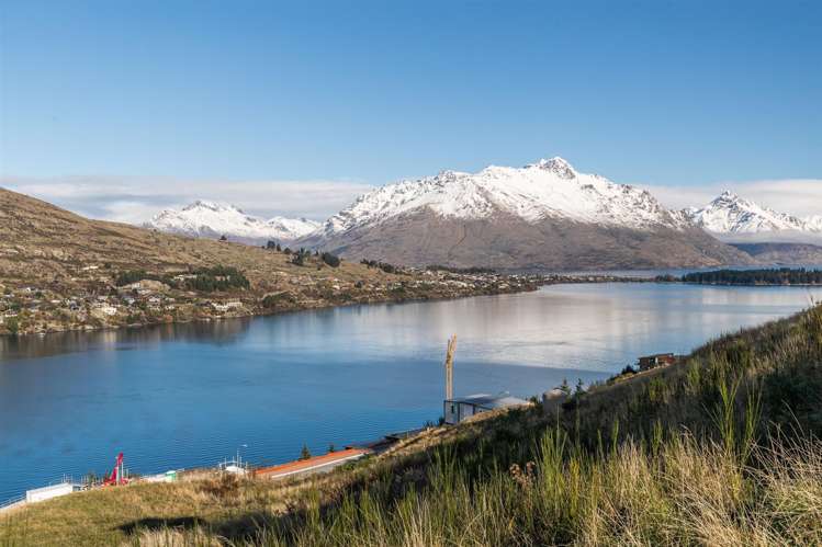 2 Lynch Lane Queenstown Hill_4