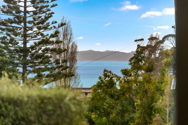 27 Colmar Road Mellons Bay_17