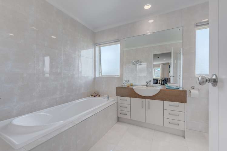 74 Pine Harbour Parade Beachlands_15