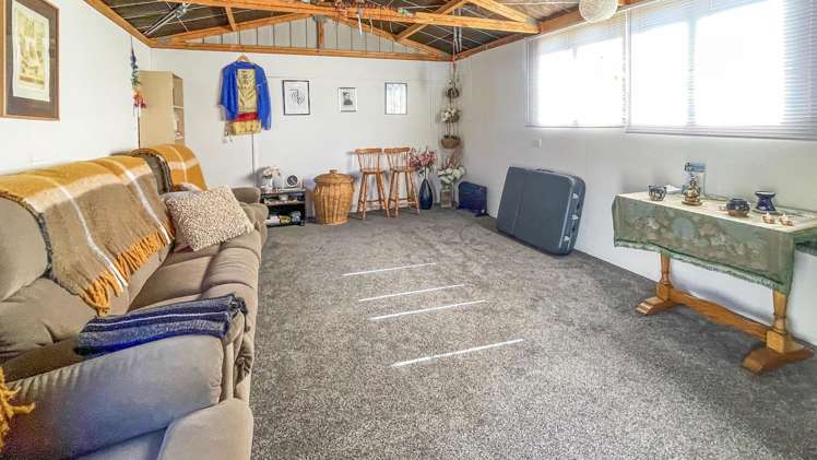 17 Larch Crescent Alexandra_17