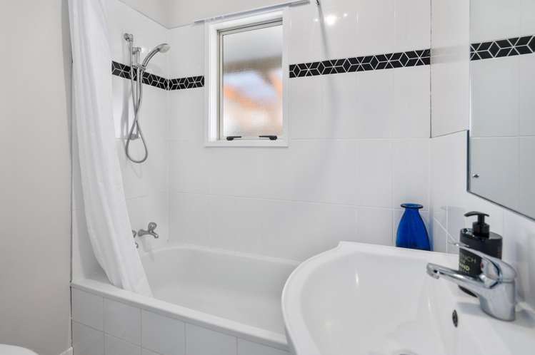 54a Pemberton Crescent Greerton_14