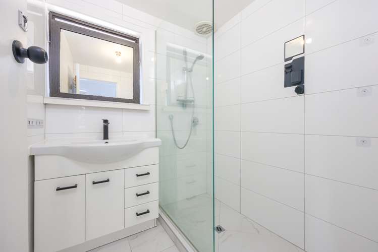 42 Chorley Avenue Massey_13