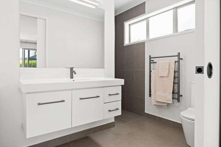 140 Saint James Drive Huntington_23