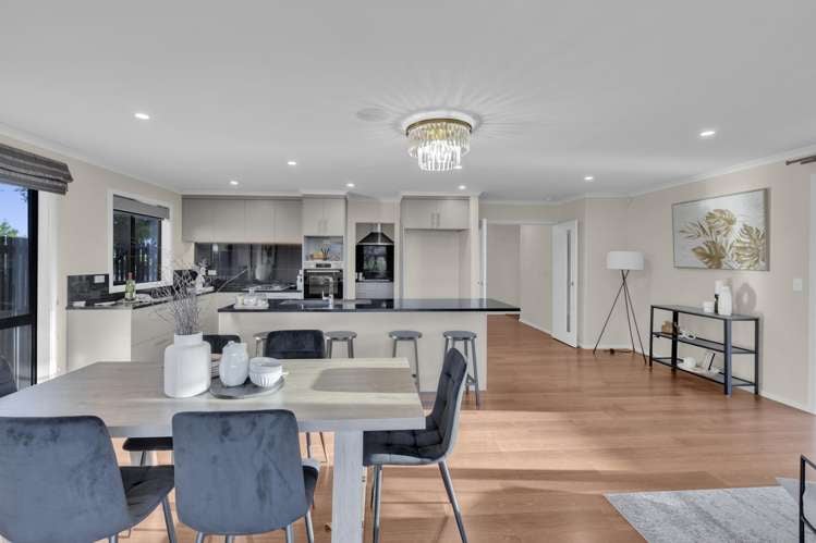 71 Probert Crescent Chartwell_8