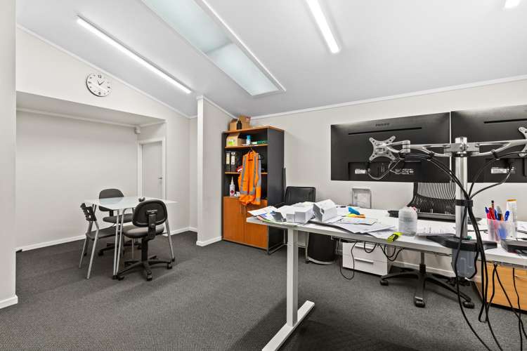 816 Karamu Road North Mayfair_6