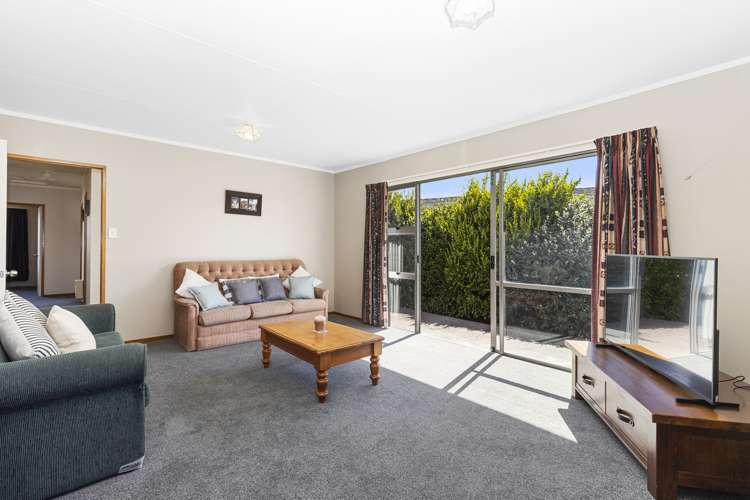 6 Margaret Place Deanwell_1